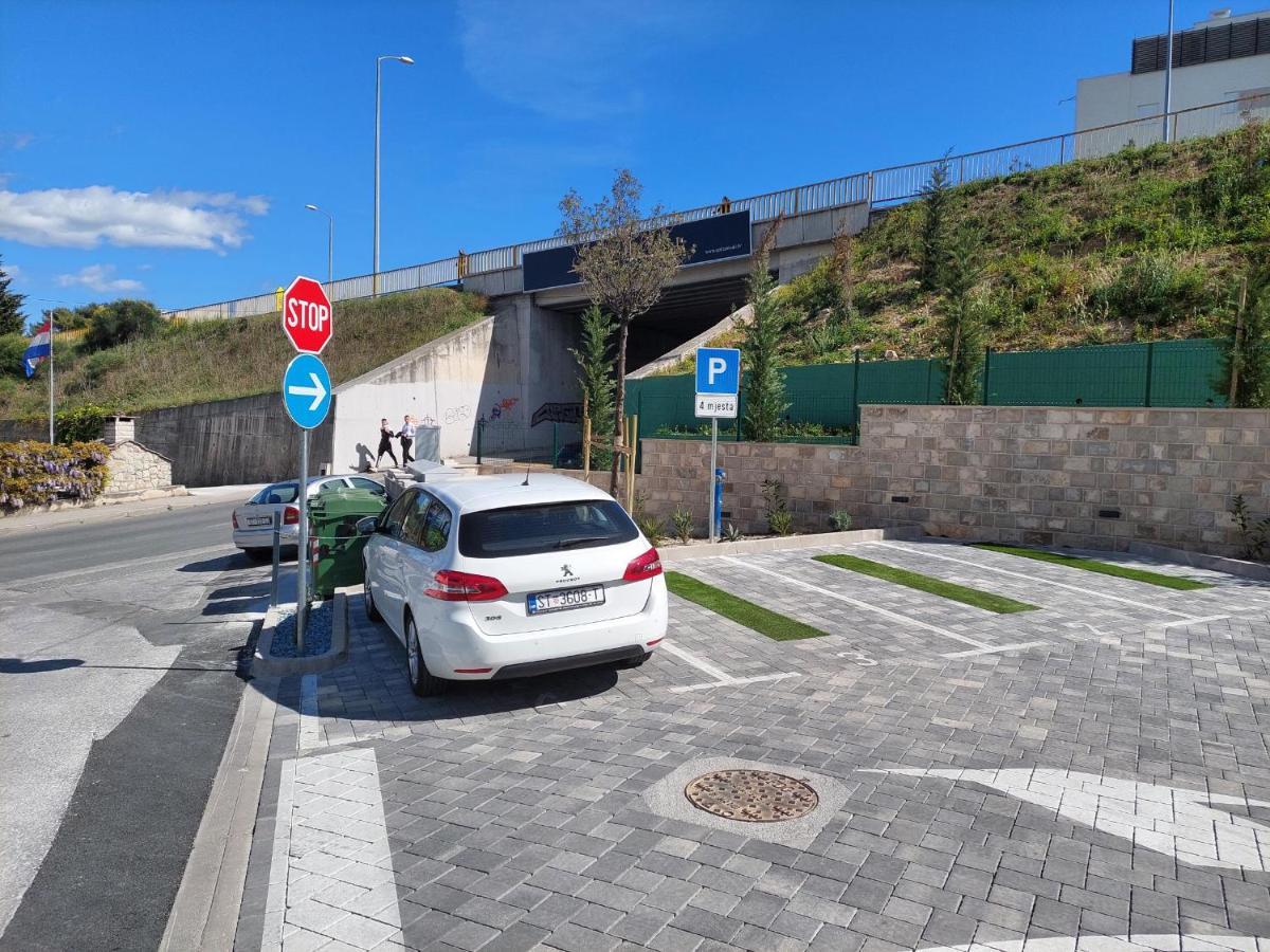 Apartment Paola With Free Private Parking Place Split Bagian luar foto
